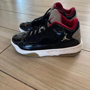 Nike Jordans 4Y
